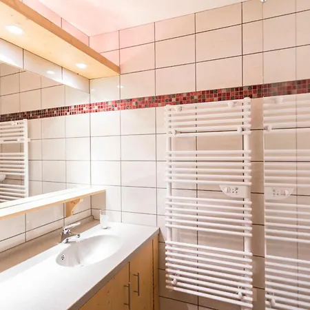 Cosy 6 Pers - Balcon Sud-ouest - Centre Station - Proche Pistes & Commerces - Wifi Gratuit - Fr-1-346-403 Apartment